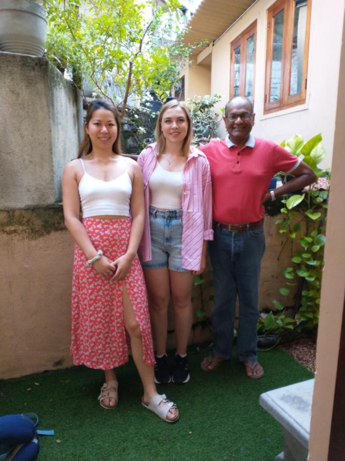 Lady Gordons Homestay Канди Экстерьер фото