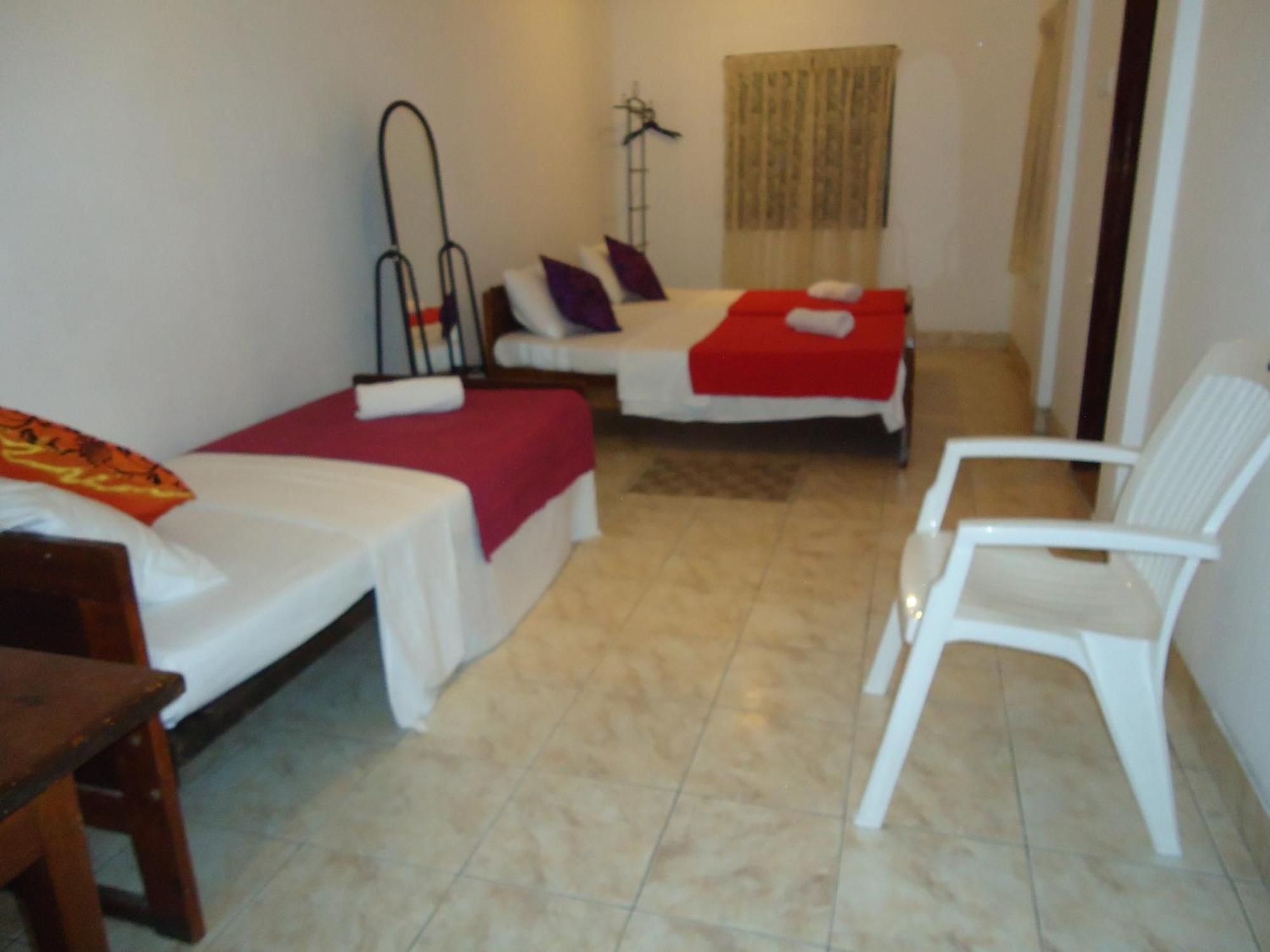 Lady Gordons Homestay Канди Экстерьер фото