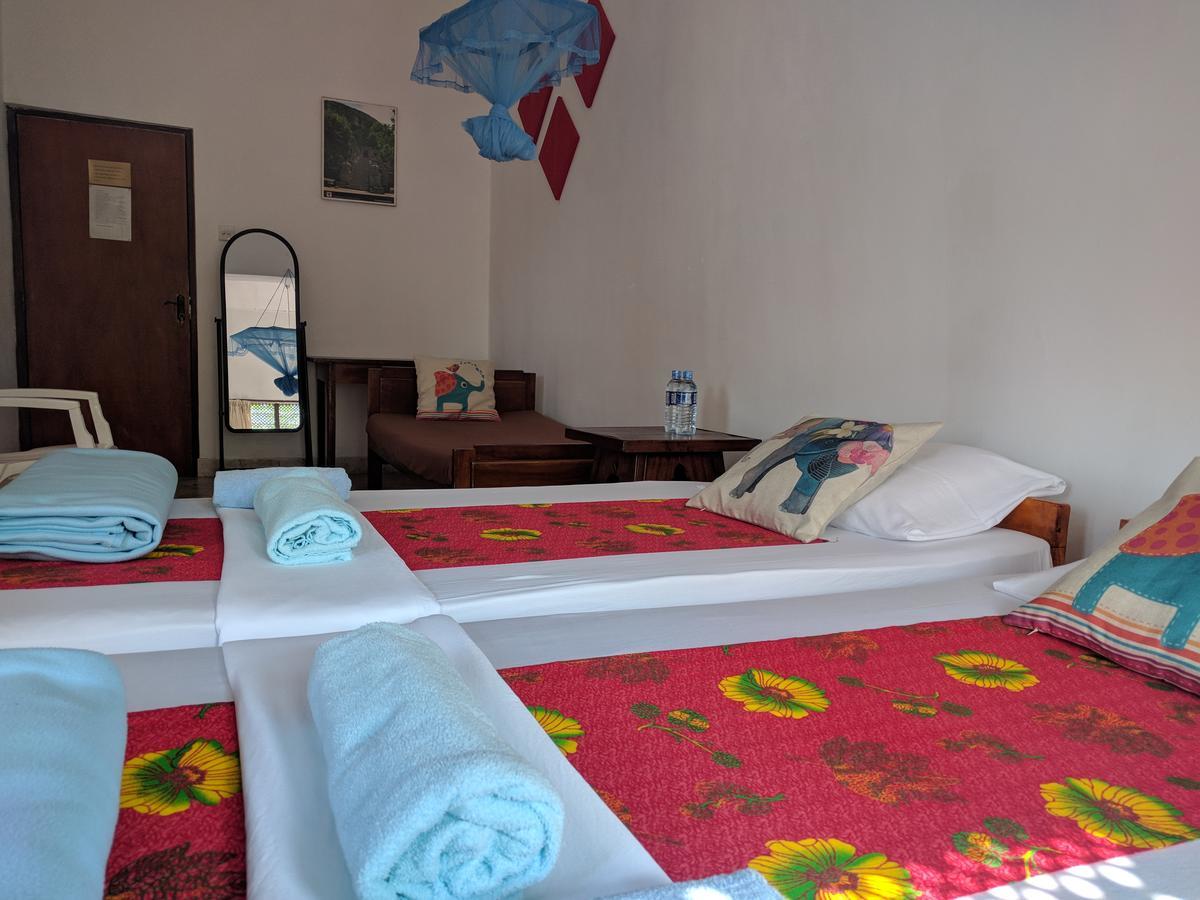 Lady Gordons Homestay Канди Экстерьер фото